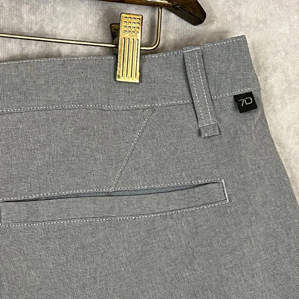7 Diamonds Shorts Gray Momentum Performance‎ Hybrid 10
